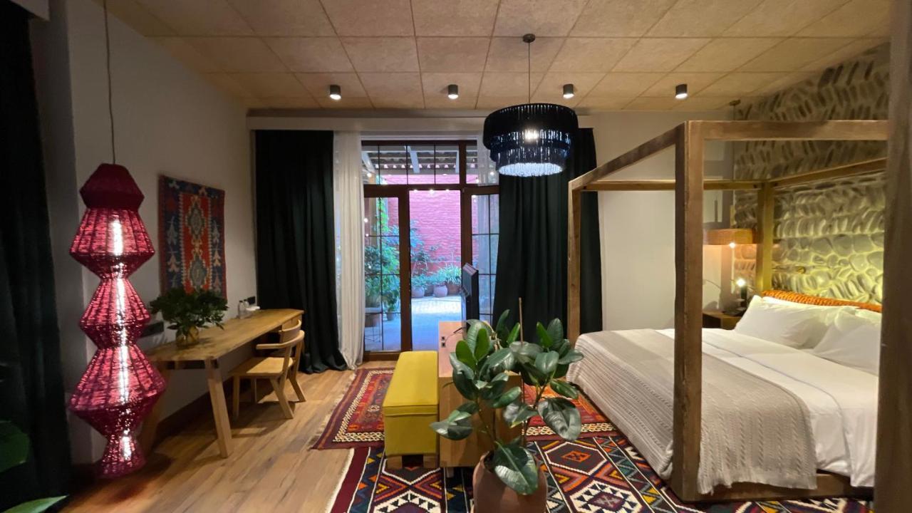 Khedi Hotel Тбилиси Экстерьер фото